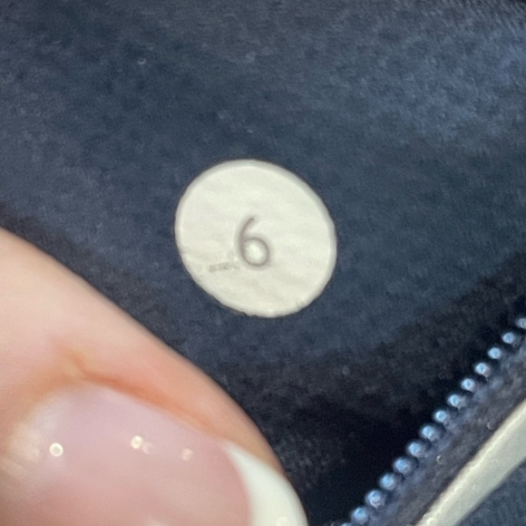 Lululemon Women  Pace Crop Capri Leggings Blue Stripe Reflective  Size 6 - Picture 7 of 7